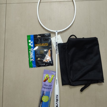 Full fiber SKALO adminton Racquet 1019