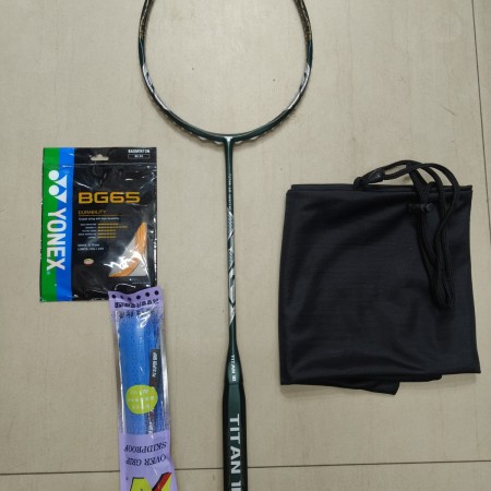 Full fiber TITAN 10 Badminton Racquet 1022